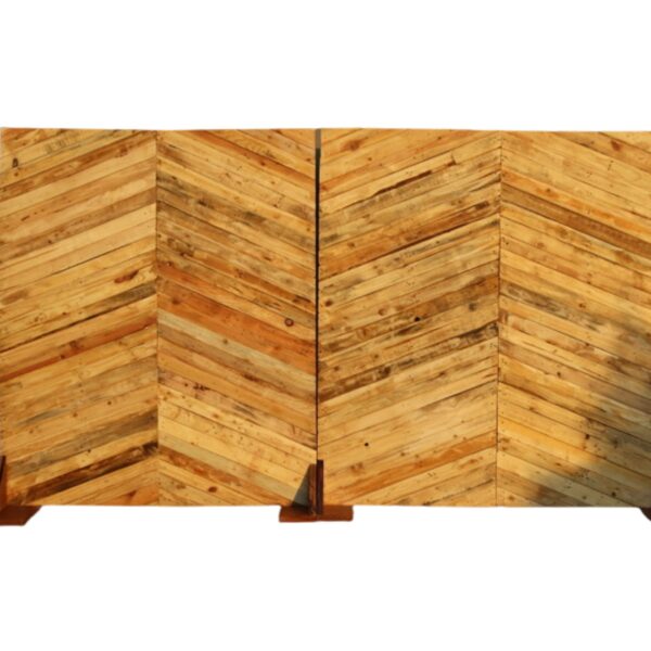 Slanted Pallet Backdrop - Backdrop and Décor Hub